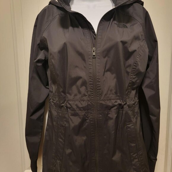 The North Face Jackets & Blazers - The NORTH FACE Black Fitted & Hooded Rain Jacket - Womens Size Small